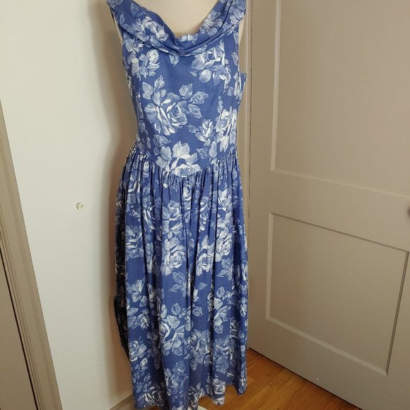 Laura Ashley Dresses & Skirts - VTG Laura Ashley Cottage Core Floral Dress Prairie